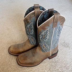 NWOT Laredo cowgirl boots